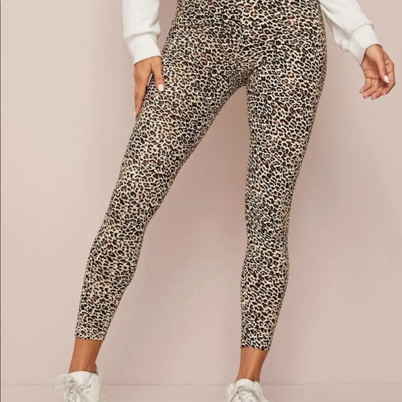 Cheetah leggings. - Picture 1 of 2